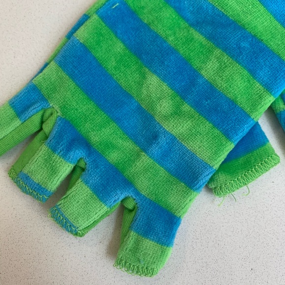 NWT Hot Topic velour fingerless gloves - Picture 5 of 8